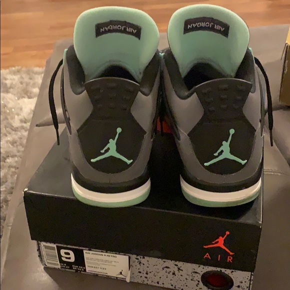 Jordan 4 green glow - Picture 3 of 4